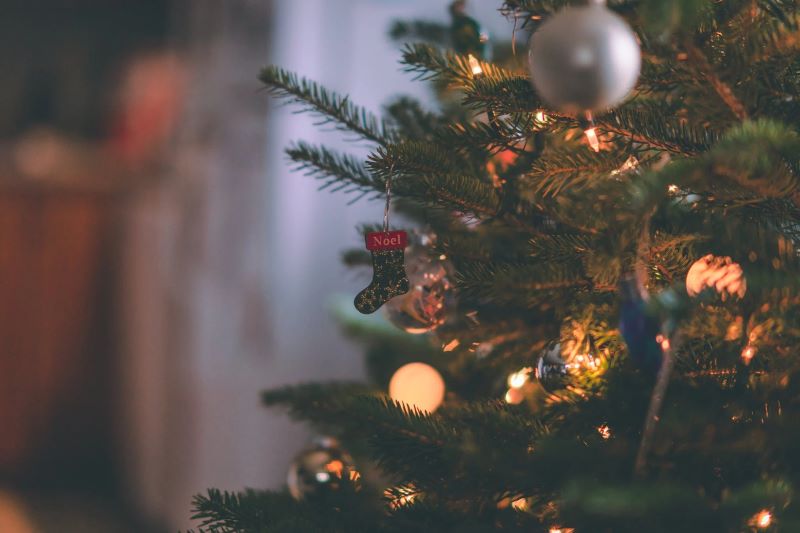 5 Great Themes for Slim Artificial Christmas Trees