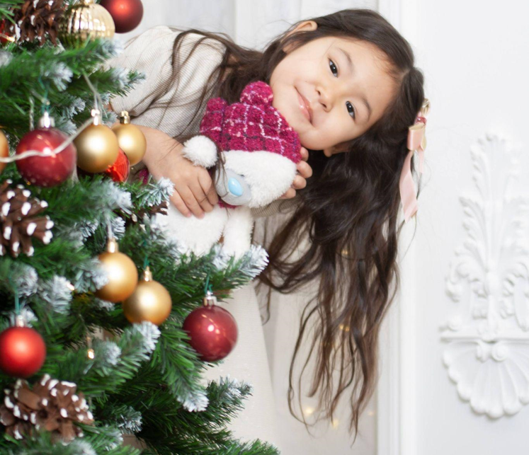 Create the Perfect Garland Christmas Look